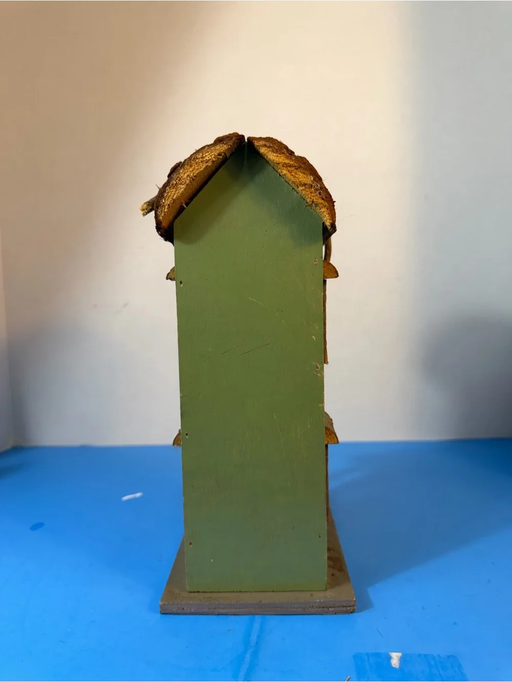 Antique-Style Green Wooden Bird House for Small Birds